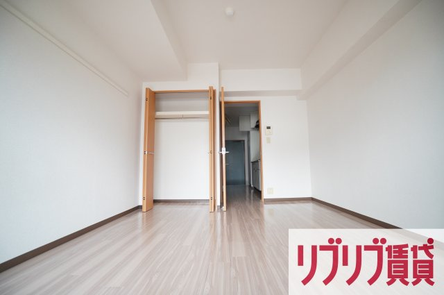 新千葉小川マンションの居間・リビング