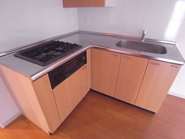 セレソン大濠のキッチン|セレソン大濠（2LDK）L字型の3口コンロ