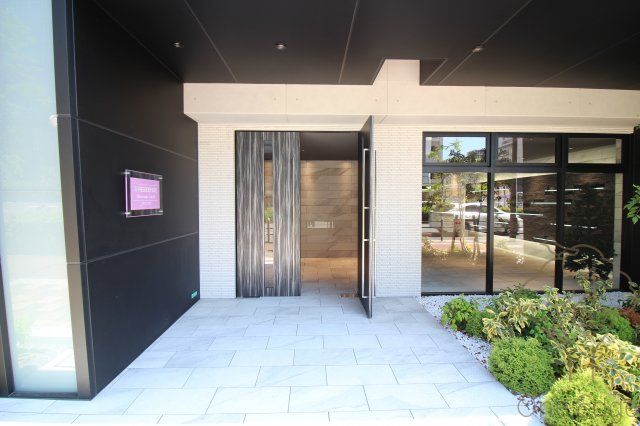 S-RESIDENCE新大阪Southのエントランス