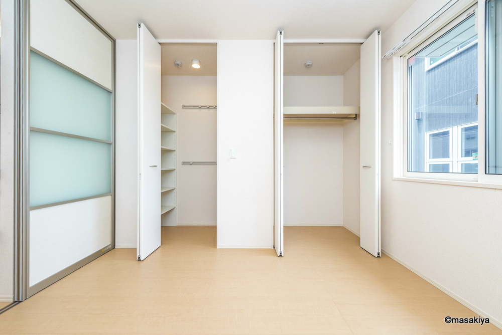 ペルソワール高田の居間・リビング|収納