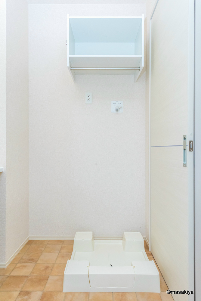 ペルソワール高田の洗面所|室内洗濯機置き場