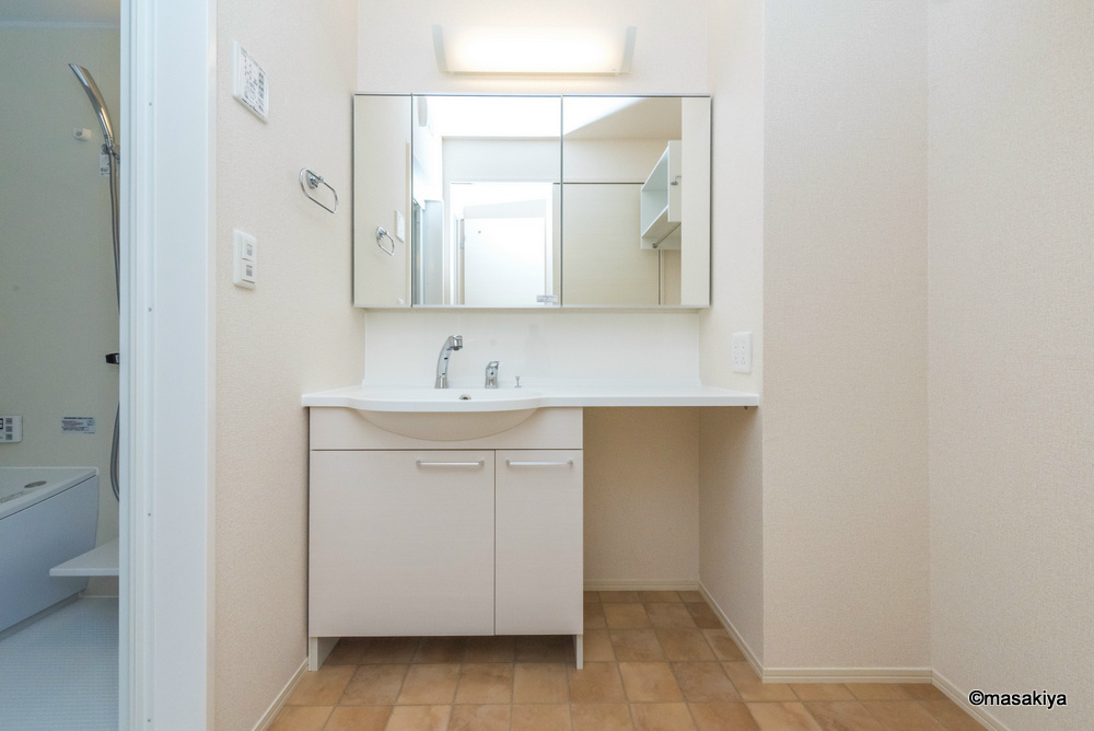 ペルソワール高田の洗面所|洗面・脱衣　シャンプードレッサー付き。