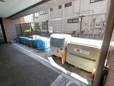 【その他共用部分】 | ヴェリィ川崎貝塚 | ゴミ置場です。