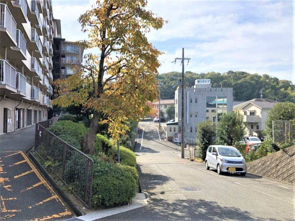 グリーンタウン香里ケ丘A棟の外観