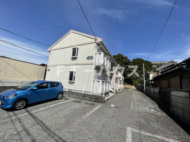 ドミール谷津の駐車場