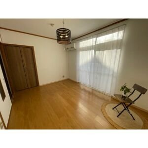 【洋室】 | マンションクララ | 明るい洋室です