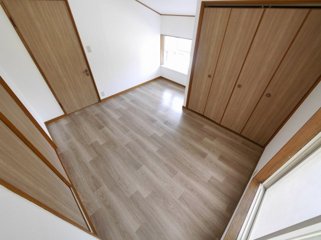 長尾台1丁目貸家の洋室