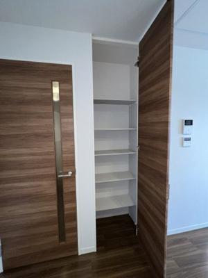 【その他】 | マーレ【SHM】 | キッチン横にも収納あります♪