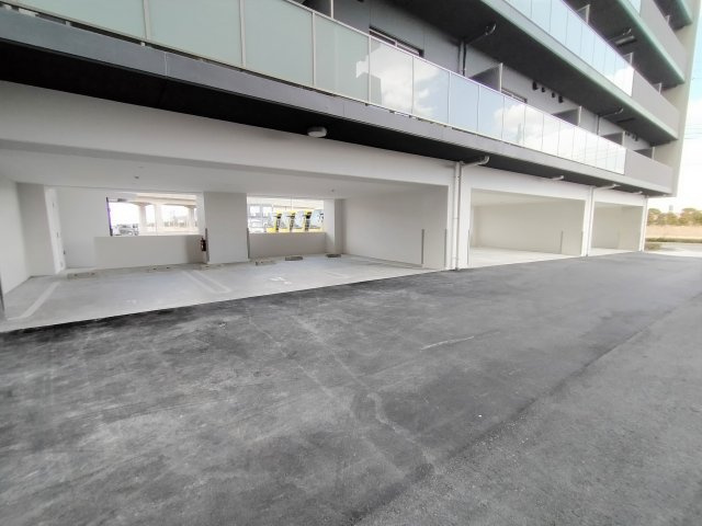 グランアルモニの駐車場