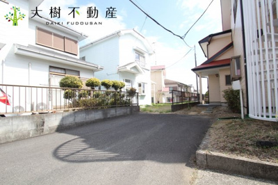 【前面道路含む現地写真】 | 秦野市羽根　中古戸建て | 道路の突きあたりにございますので、人の通りも気になりません