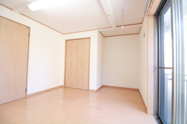 東山田住宅の洋室
