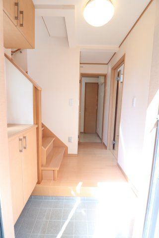 東山田住宅の玄関
