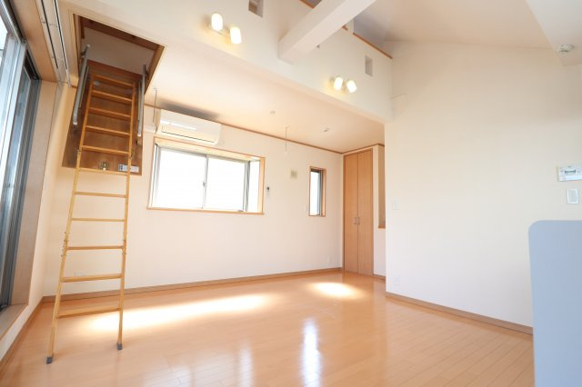 東山田住宅の居間・リビング