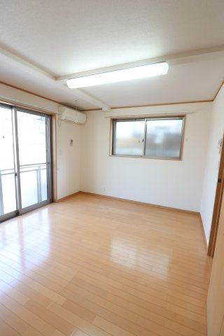 東山田住宅の寝室