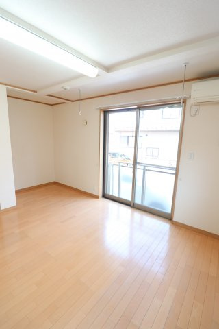 東山田住宅の寝室