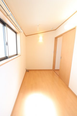 東山田住宅の洋室