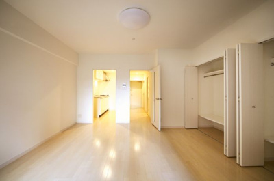 【居間・リビング】 | ソシオス平尾 | 別号室の写真になります。現況優先。