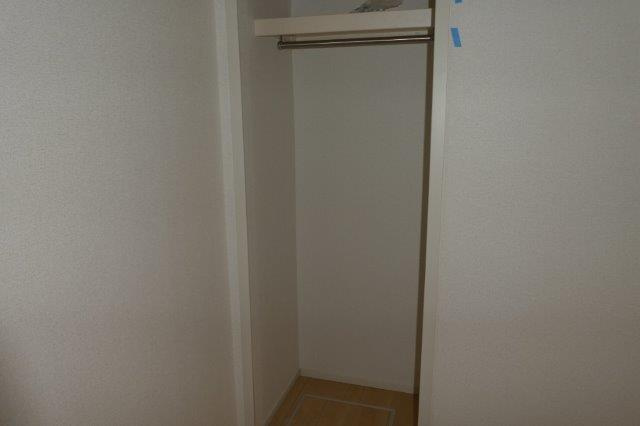 ヴィラ・マウントワン上東Bの収納|オープンクローゼット