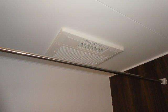 ヴィラ・マウントワン上東Bの浴室|浴室乾燥機