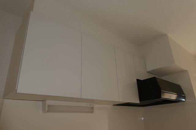 ヴィラ・マウントワン上東Bのキッチン|キッチン上収納