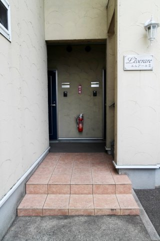 プライマリー久留米インター【キャッシュバック対象物件】のエントランス|落ち着いたエントランスです