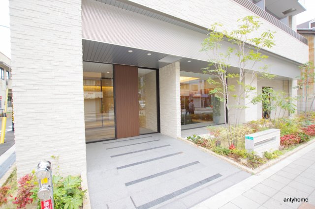 スプランディッド三国1　仲介手数料無料のエントランス