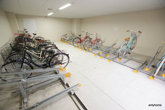 スプランディッド三国1　仲介手数料無料の駐車場