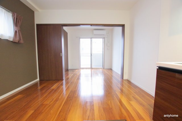 スプランディッド三国1　仲介手数料無料の洋室