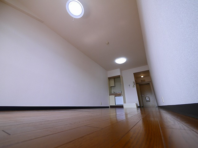 SSKビルの内装|明るい洋室です