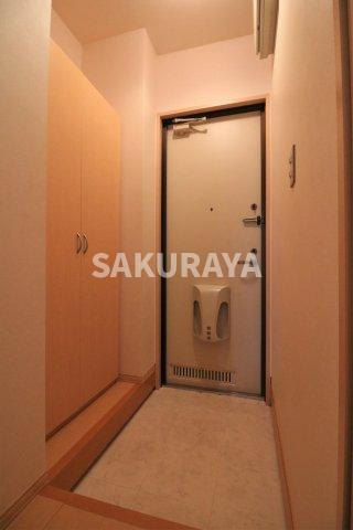 ヴィラージュ･ガーデン Ａ/Ｂの玄関|2020年撮影。現況と異なる場合がございます。