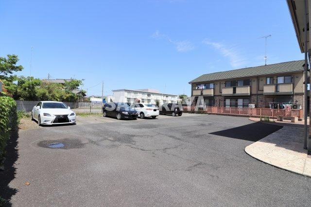 ヴィラージュ･ガーデン Ａ/Ｂの駐車場