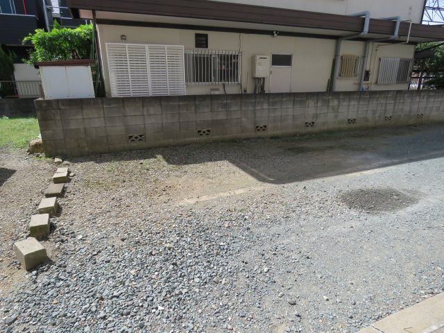 平田マンションの駐車場