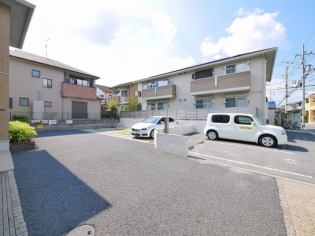 ディーグラフォート　Ⅱの駐車場|駐車場に車を止められます