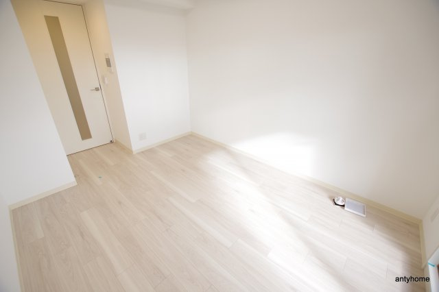 エステムコート新大阪14アイシー　仲介手数料無料の洋室
