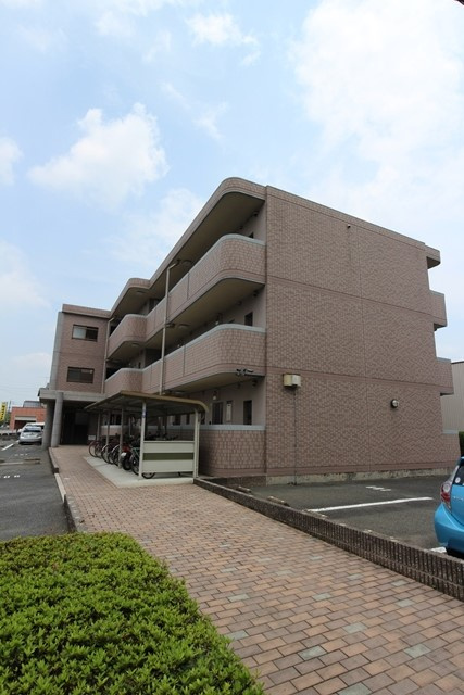 コーポラス青柳【キャッシュバック対象物件】のエントランス|落ち着いたエントランスです