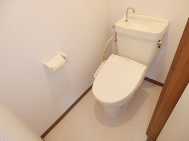 イーストハイツのトイレ|新品ウォッシュレット付き