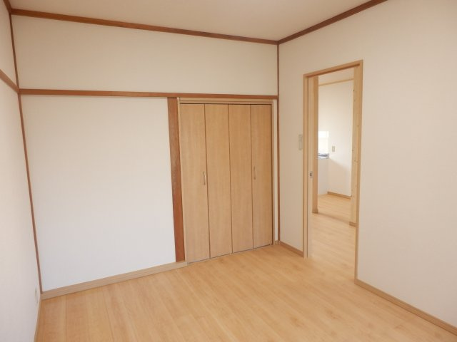イーストハイツの洋室|新品フローリング・クロス張替済み