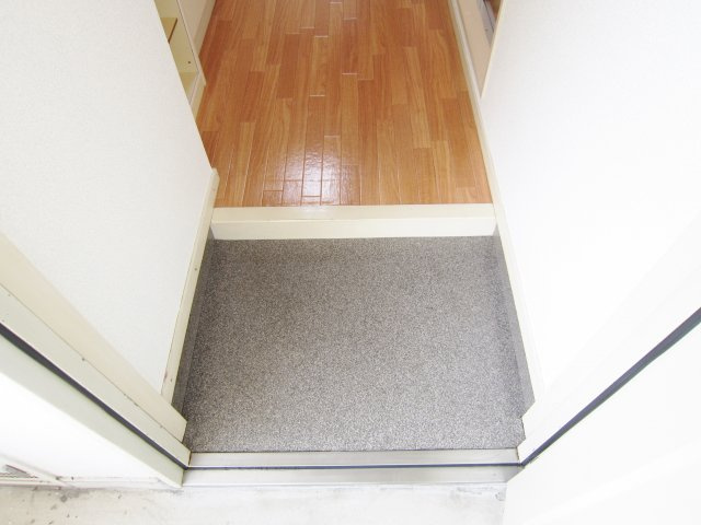 コーポ若葉の玄関