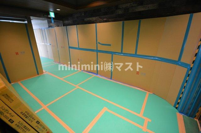 エルプレイス本町のロビー