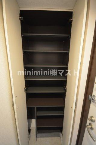 エルプレイス本町の収納