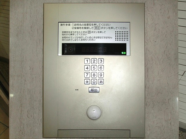 ラクラス新御徒町のエントランス|ラクラス新御徒町のモニター付オートロックセキュリティです
