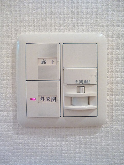 ラクラス新御徒町の設備|ラクラス新御徒町の人感センサー付玄関ライトです