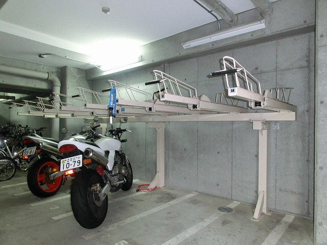 ラクラス新御徒町の設備|ラクラス新御徒町のバイク置き場です