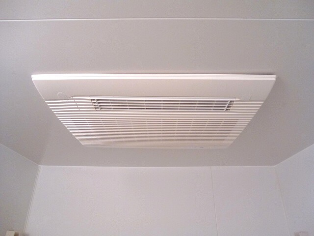 ラクラス新御徒町の設備|ラクラス新御徒町の浴室換気乾燥機付です