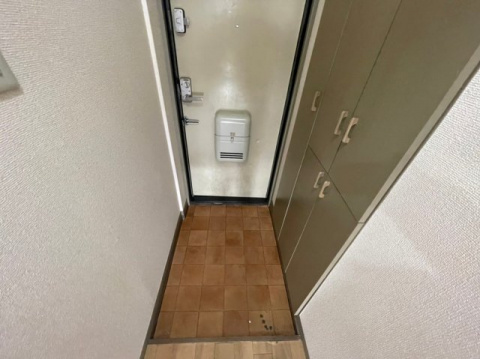 サンパレス薬円台の玄関