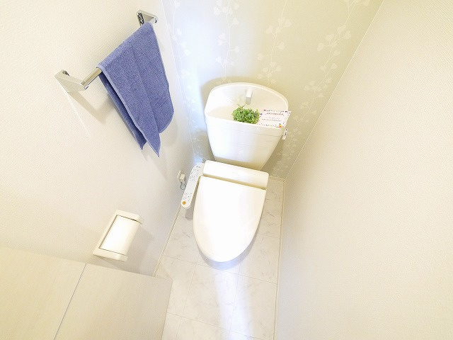 ディーグラフォート　Ⅱのトイレ|落ち着いた色調のトイレです