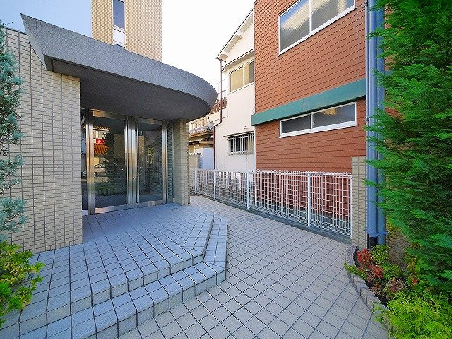 ヴェルドミール（奈良）のエントランス|毎日通るエントランスはこのようになっています