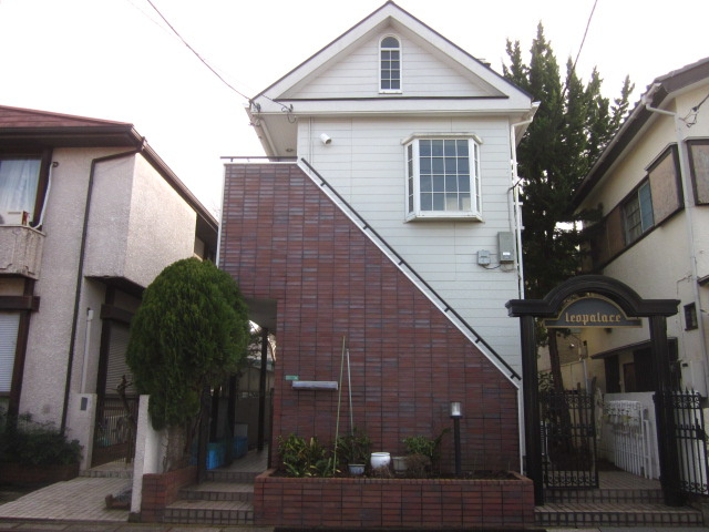 パレス田無の外観