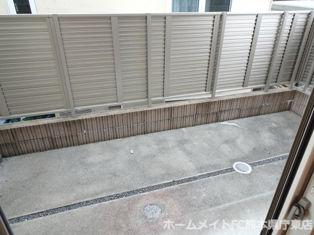 熊本市東区花立５丁目のアパートのバルコニー