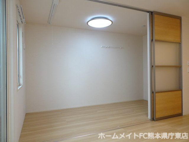 熊本市東区花立５丁目のアパートの洋室